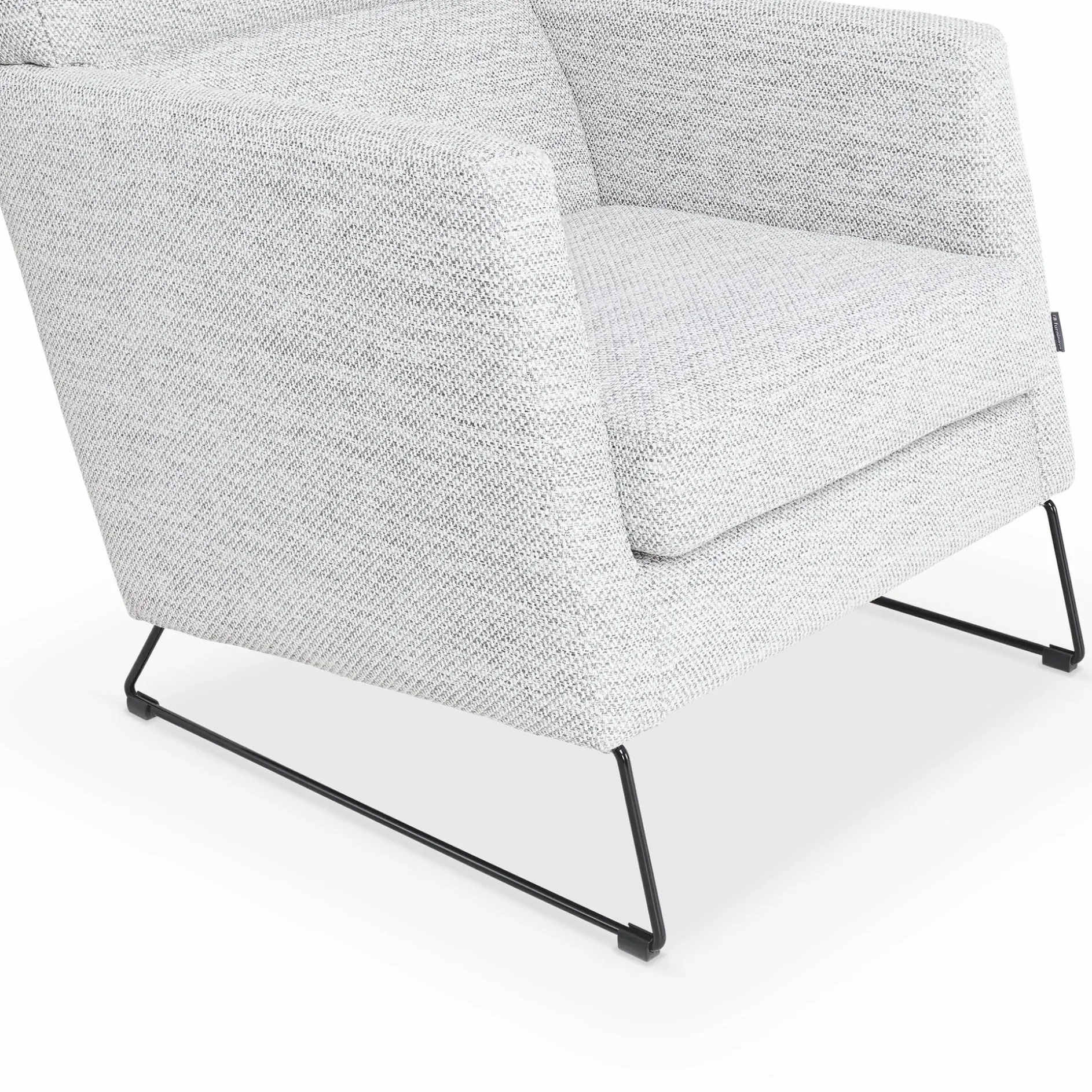 Degano - Armchair with Sled Base by Furninova