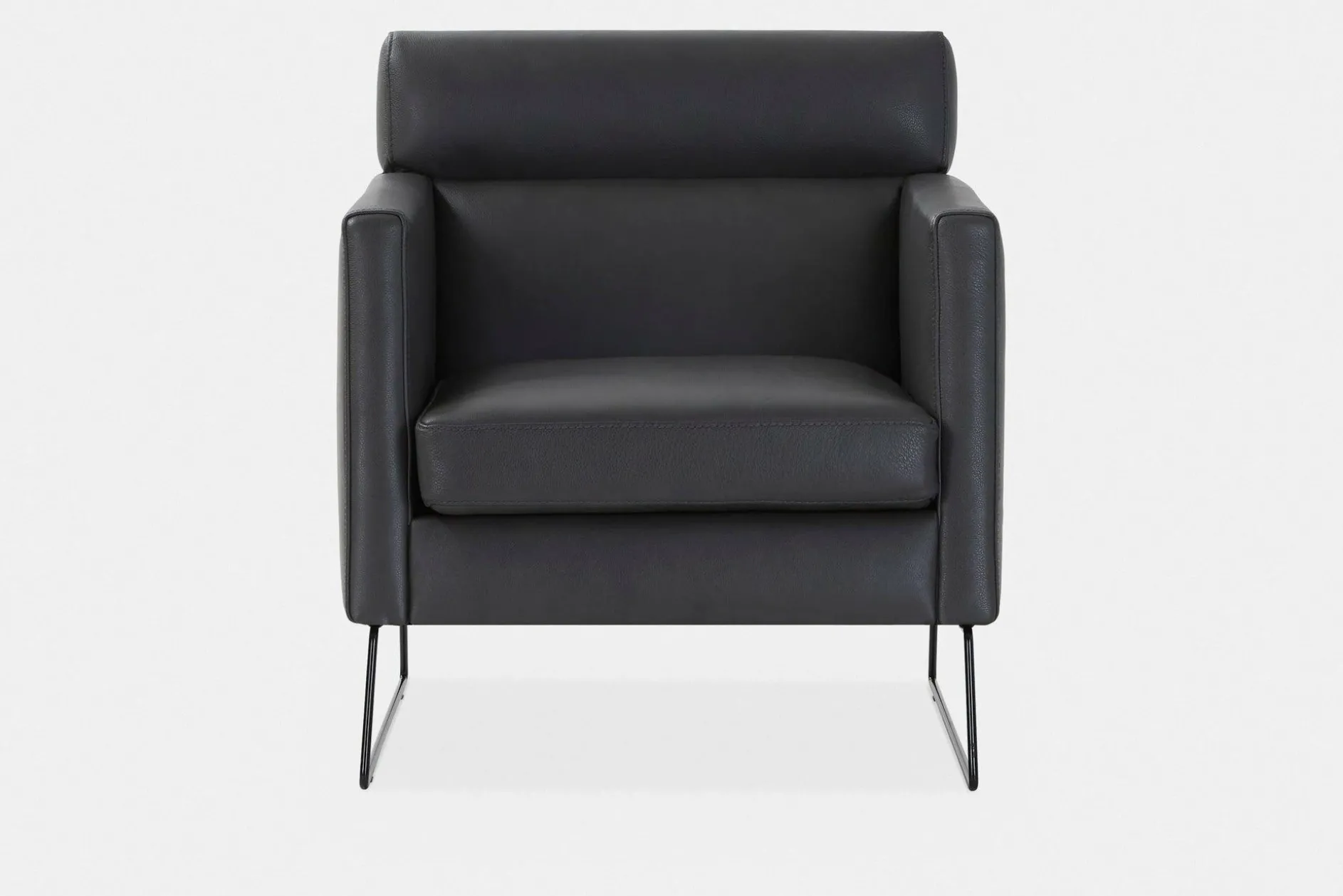 Degano - Armchair with Sled Base by Furninova