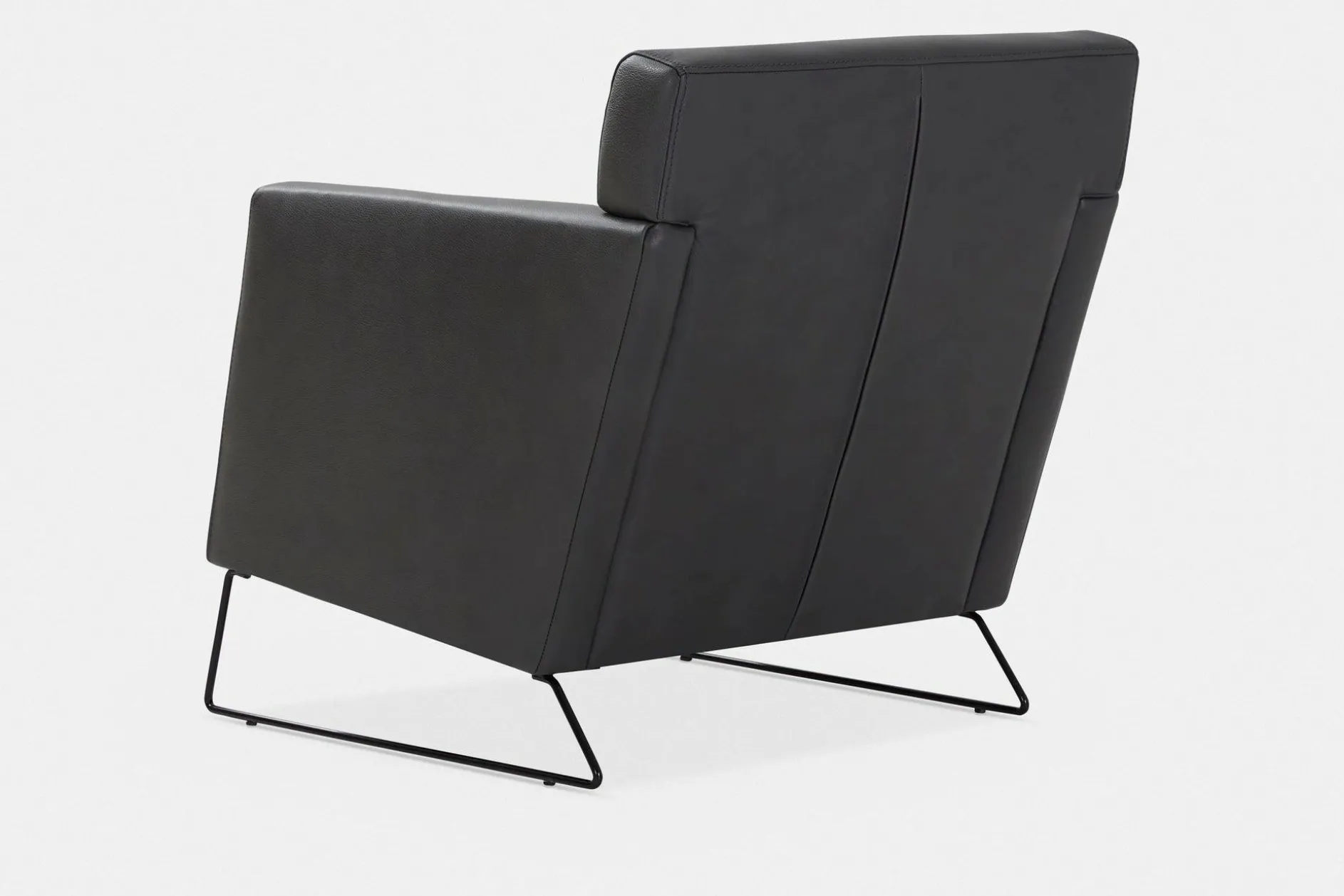 Degano - Armchair with Sled Base by Furninova