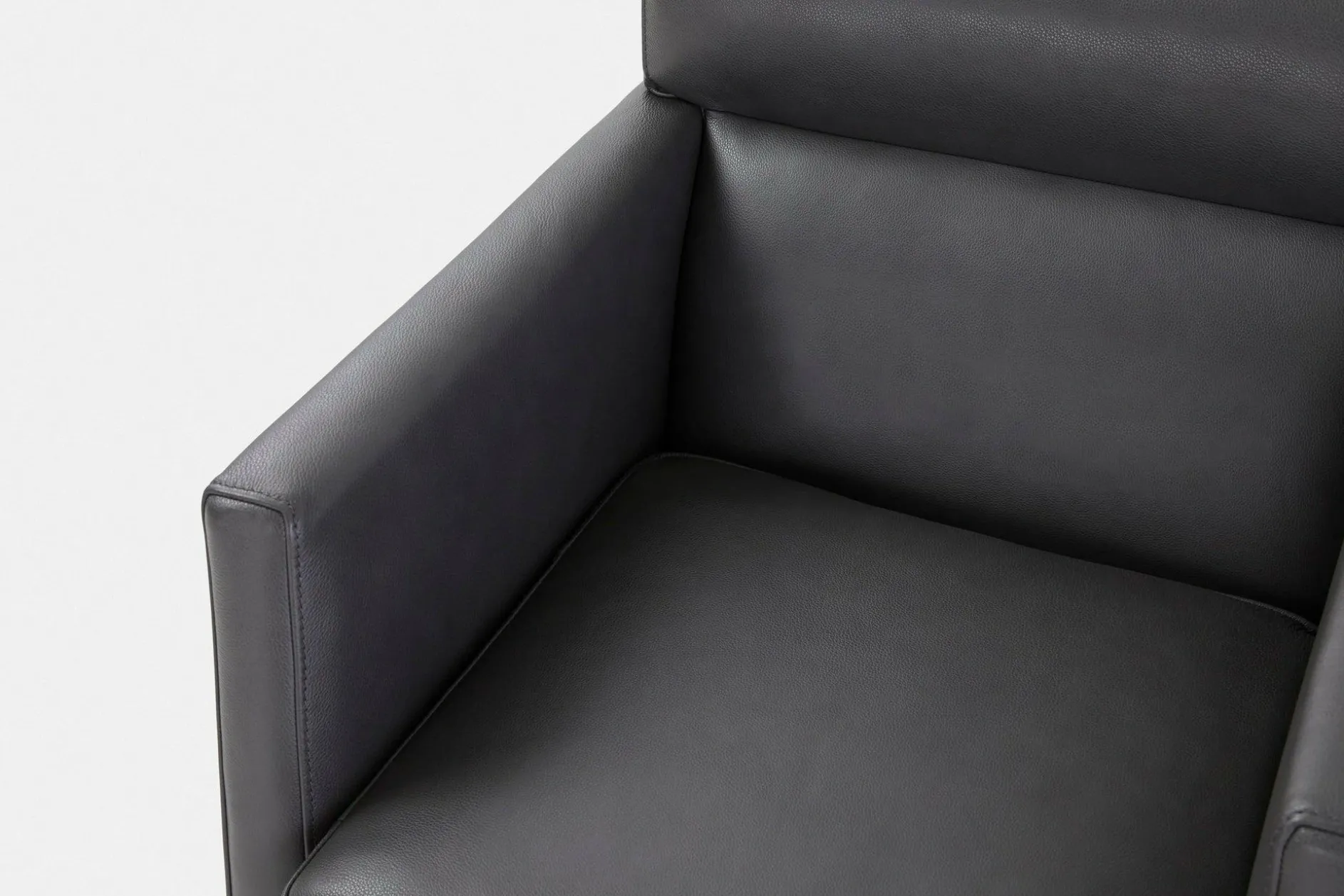 Degano - Armchair with Sled Base by Furninova