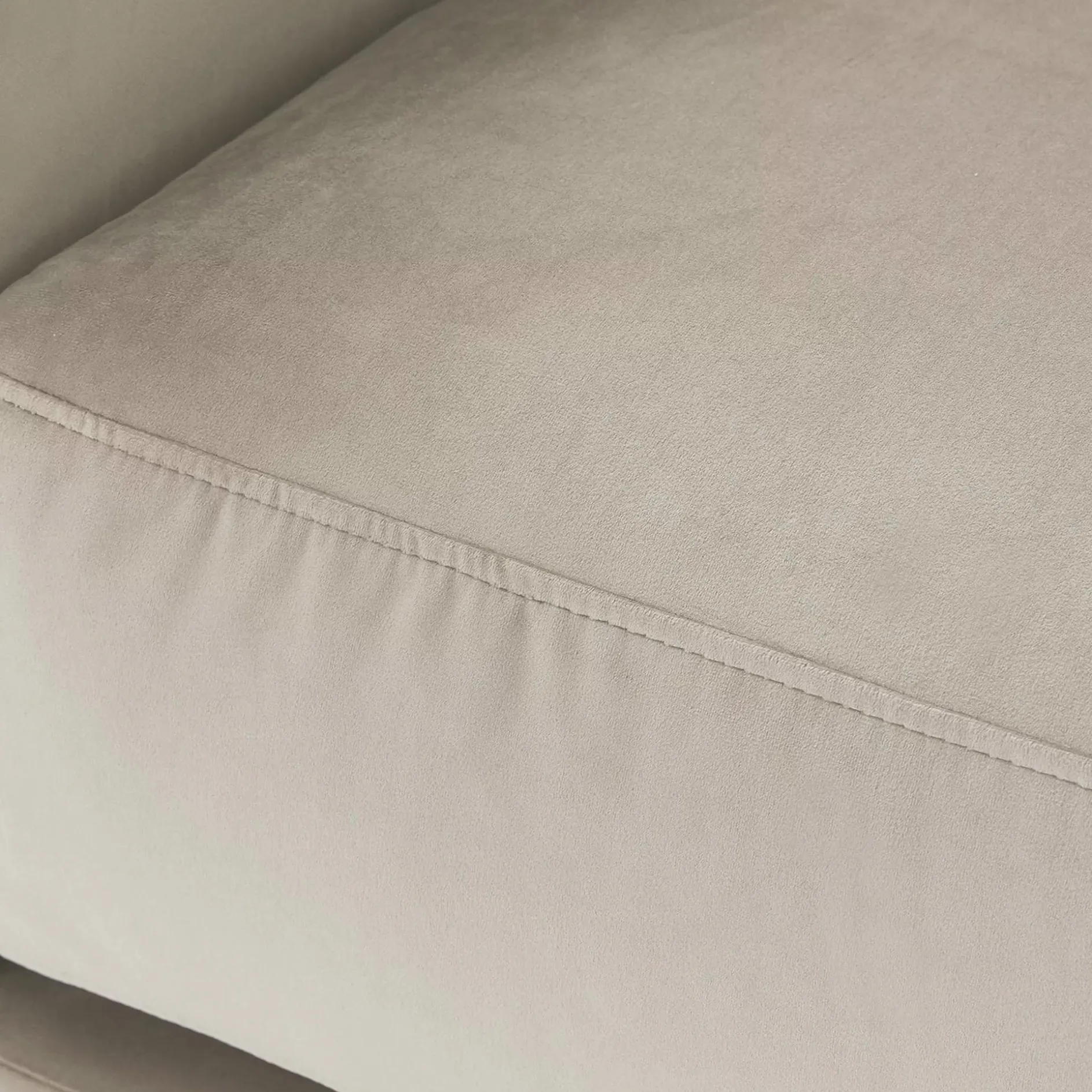 Maude - 3-Seat Sofa