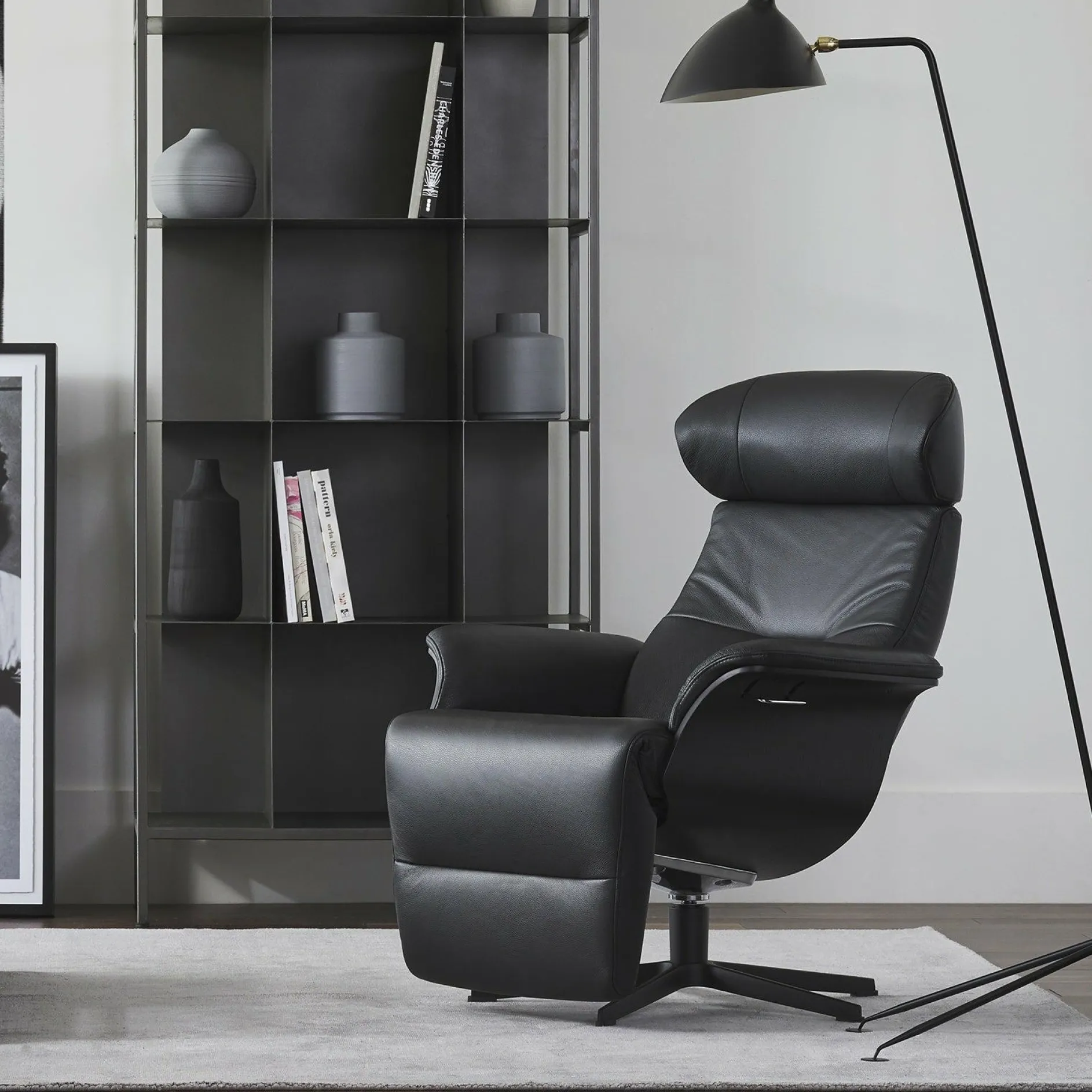 Timeout - Leather Reclining Armchair with Integrated Footrest by Conform