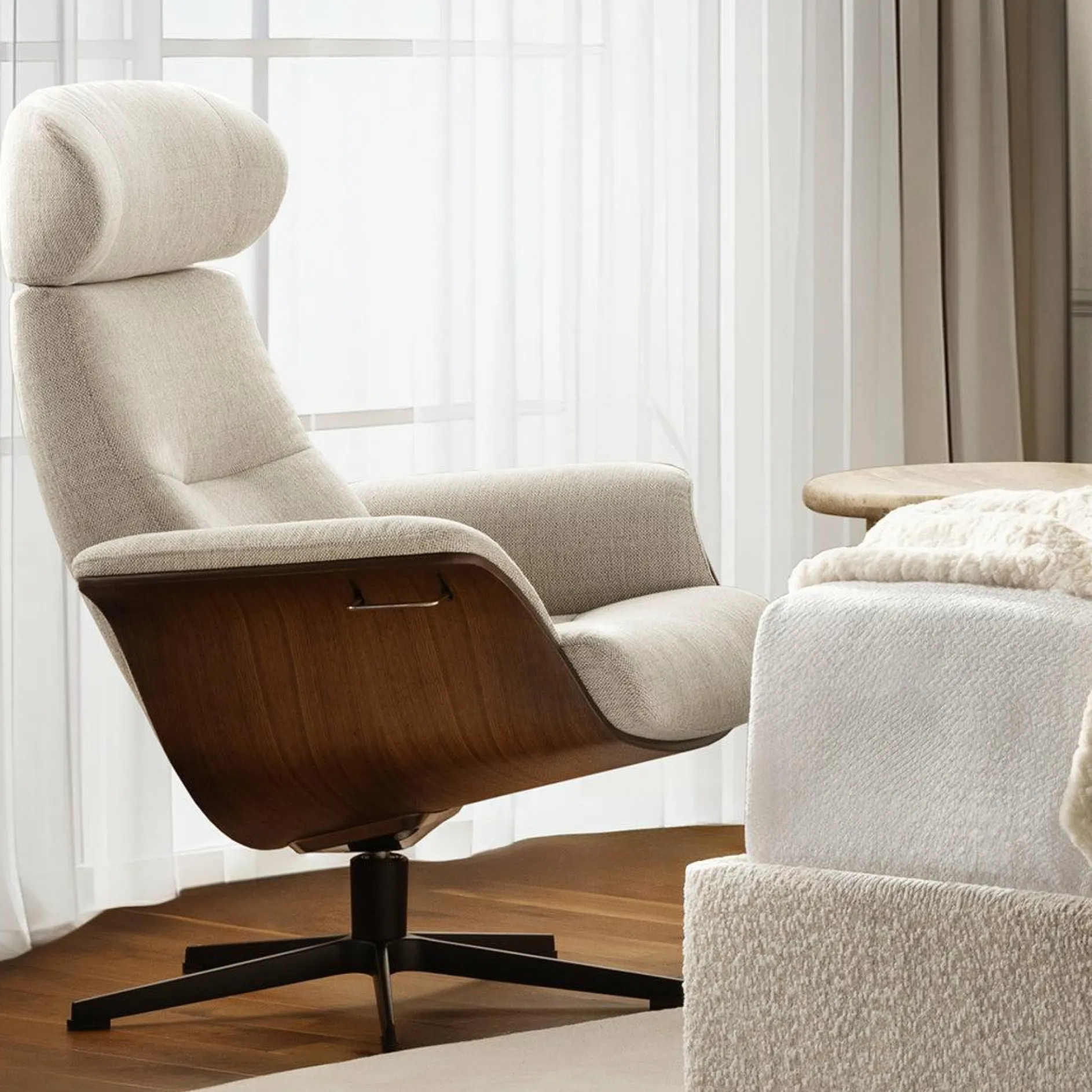 Timeout - Recliner with Footrest by Conform
